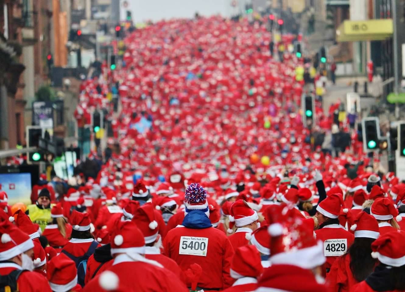 Santa Dash Glasgow Christmas Photography Print